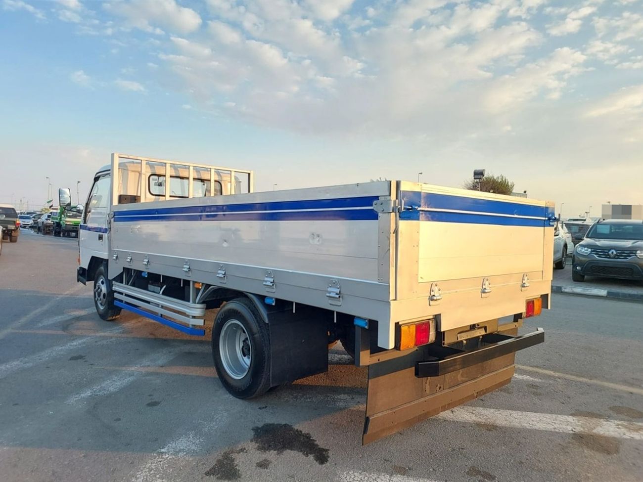 ميتسوبيشي فوسو كانتير MITSUBISHI CANTER TRUCK RHD 1989 MODEL 4.2 L DIESEL MANUAL(PM22881)