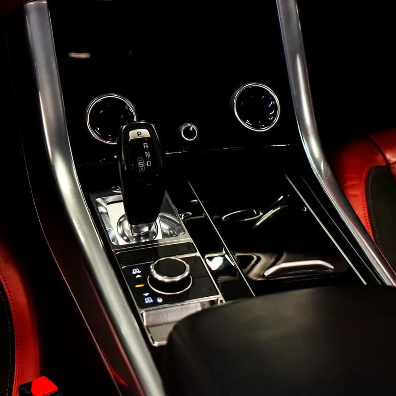 Land Rover Range Rover Sport Dynamic HSE D350 3.0L 2,682 pm • 0% Downpayment • HSE V8 • 1 Year Warranty