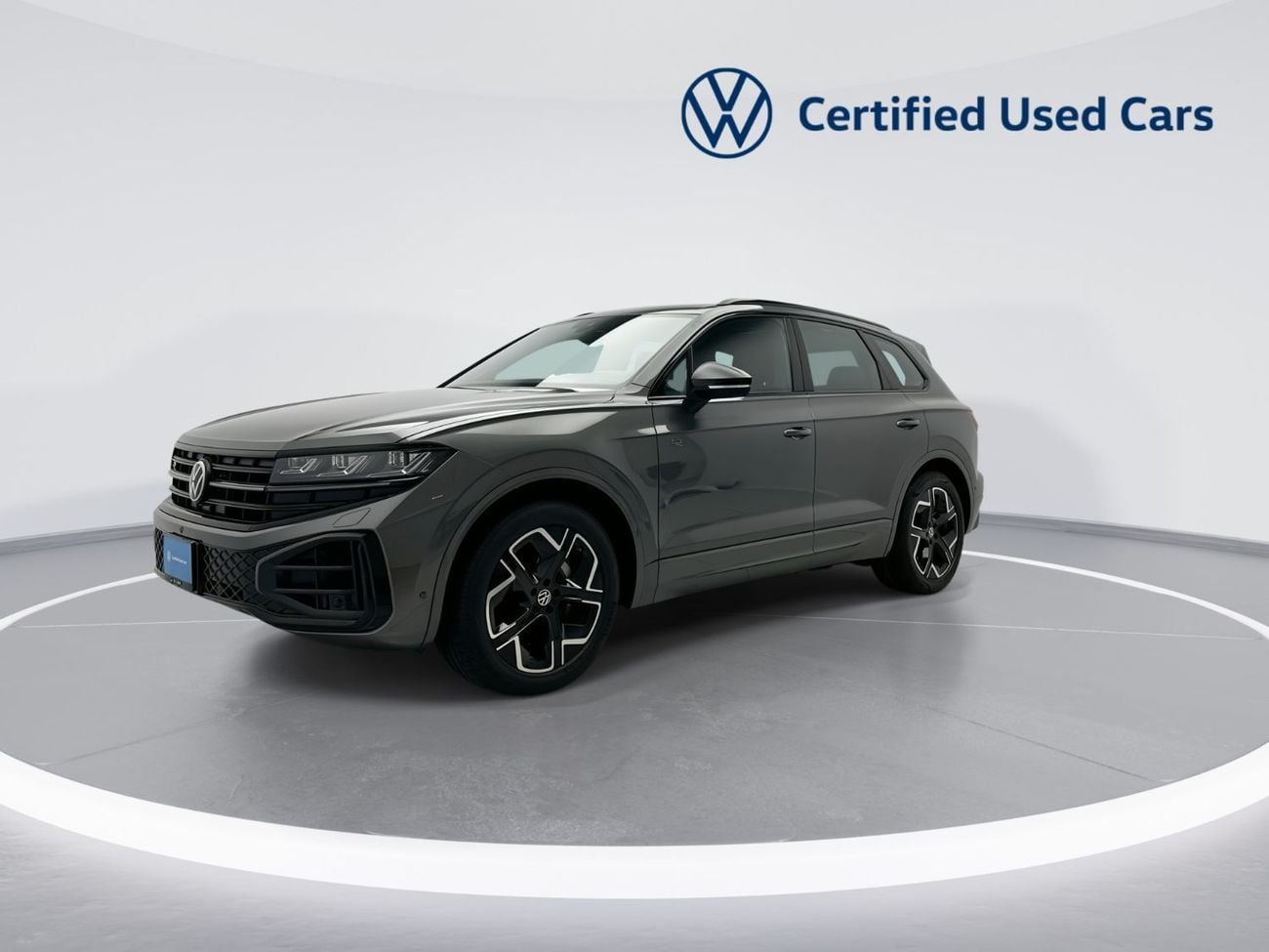 Volkswagen Touareg R-LINE VW Certified | The Ultimate Flagship SUV | Well Maintained