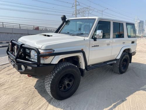 Toyota Land Cruiser 5 Doors Hardtop ,Diesel 4500 CC ,Right Hand Drive ,Manual Transmission