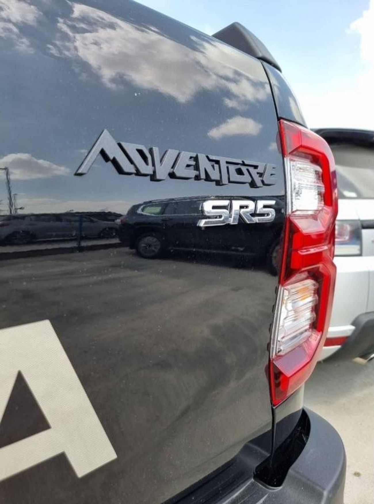 Toyota Hilux 4.0L PETROL A/T ADVENTURE FULL OPTION DOUBLE CABIN PICKUP