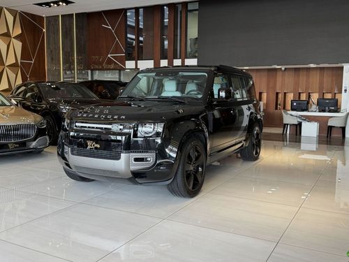 Land Rover Defender P400 110 X-Dynamic HSE 3.0L (7 Seater) AL TAYER WARRANTY