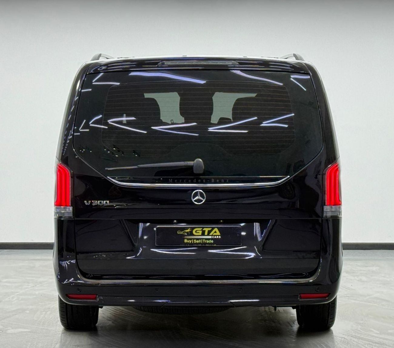 Mercedes-Benz V 300 2025 Mercedes Benz V300, 3 Years Warranty + Service Pack, Full MB Service History, Very Low Km, GCC