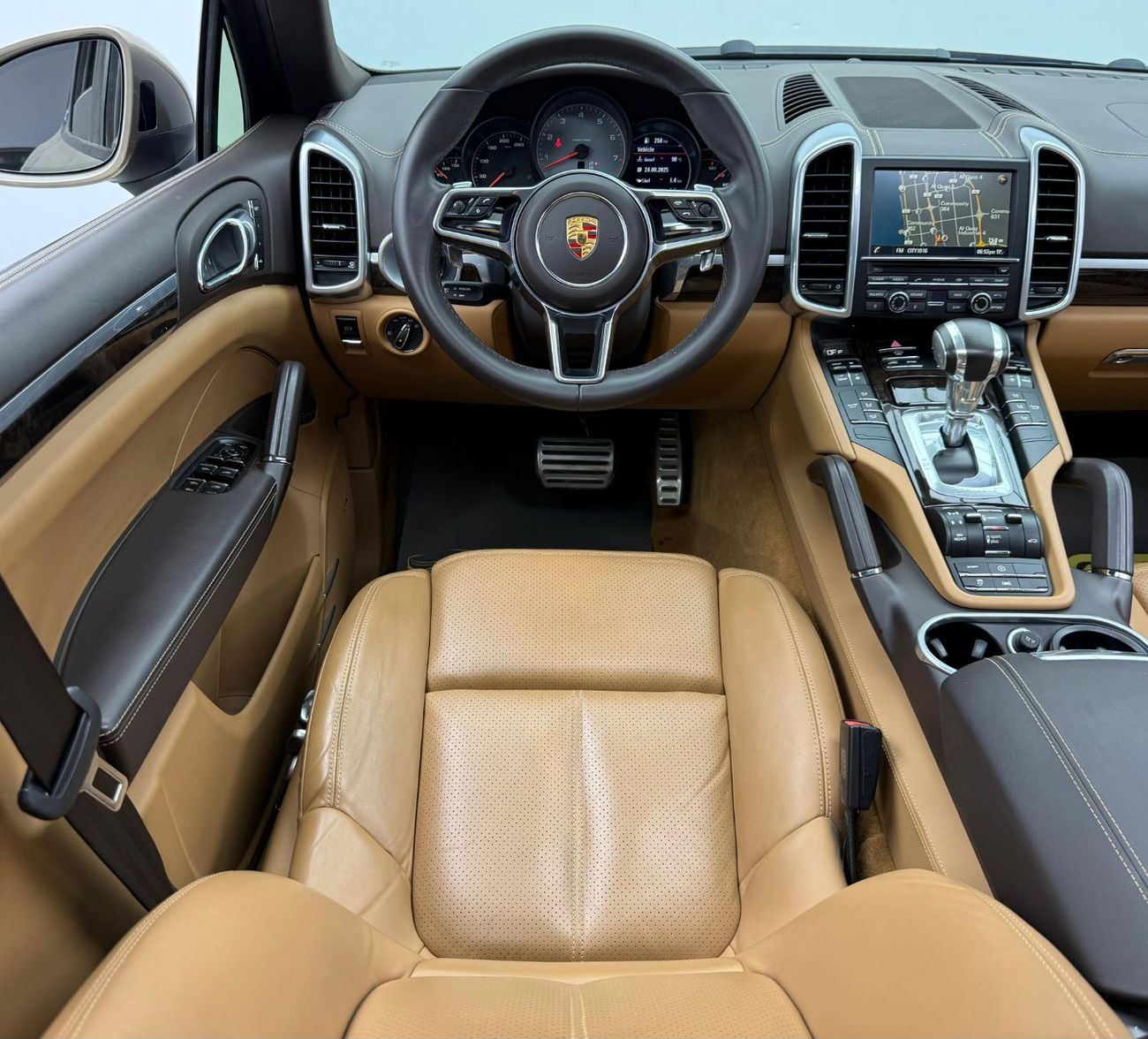 Porsche Cayenne 2016 Porsche Cayenne S, Full Porsche Service History, Low Km, Fully Loaded, Excellent Condition, GCC