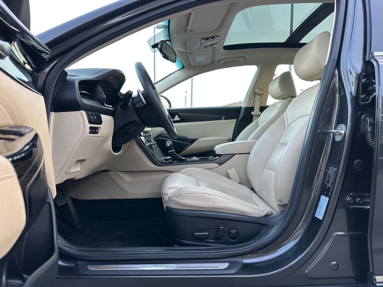 Kia Cadenza Kia Cadenza_Gcc_2021_Excellent_Condition _Full option