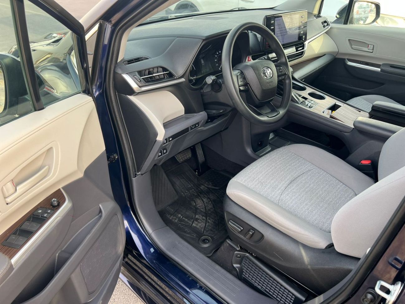 تويوتا سيينا 