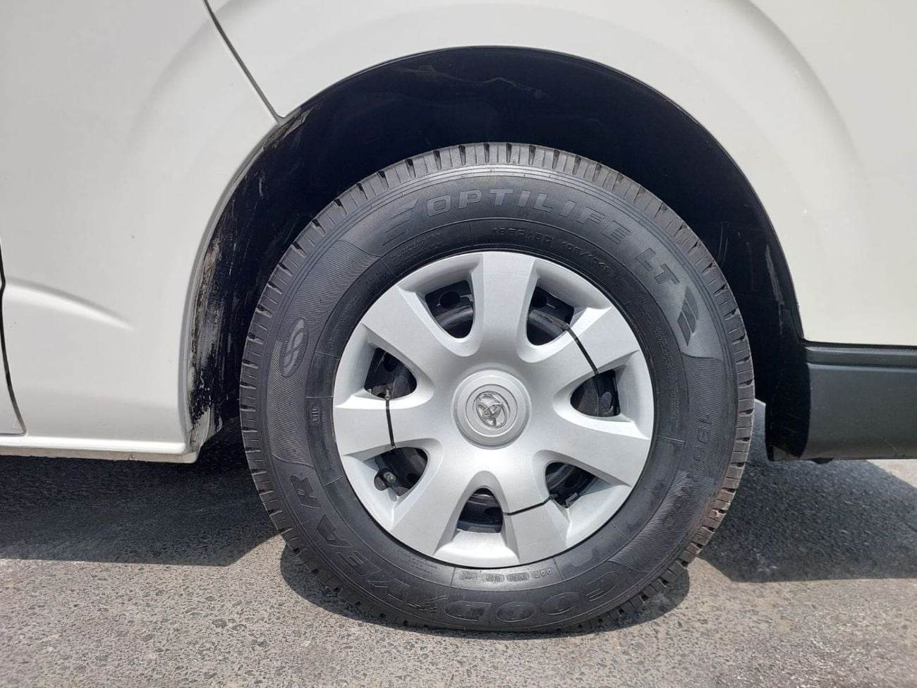 تويوتا هاياس (RAMADAN OFFER) TOYOTA HIACE VAN RHD 2018 MODEL 2.8 L DIESEL AUTOMATIC(PM08223)