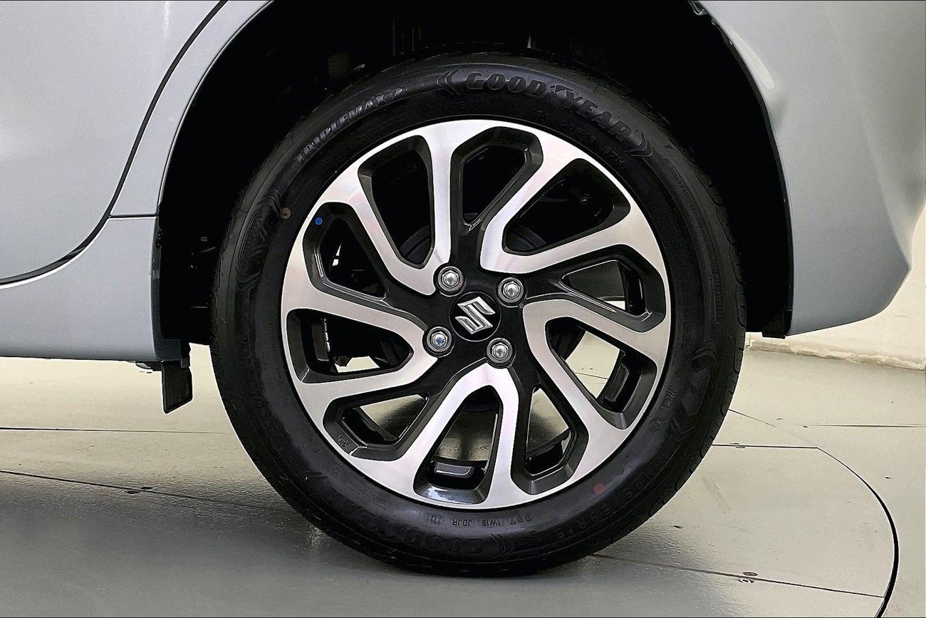 Nissan Sunny SV| 1 year free warranty | Exclusive Eid offer