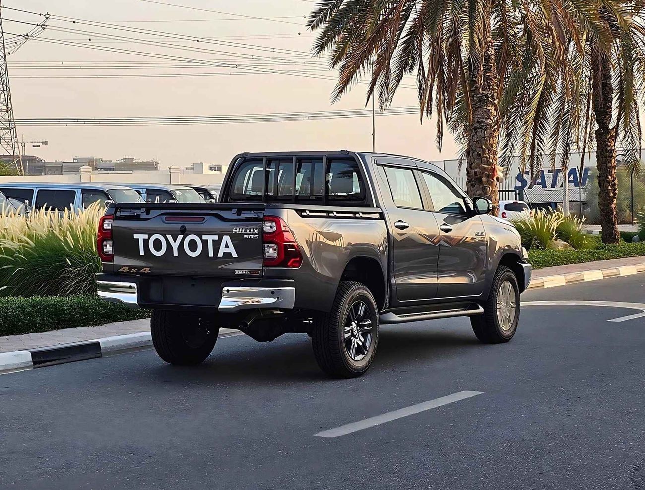 Toyota Hilux 2.4L Diesel / Automatic Gear / FULL OPTION  (CODE # HDDWAF)