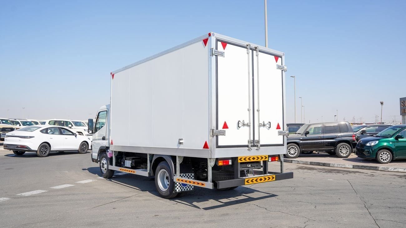 Mitsubishi Canter Van Brand New 2026 Mitsubishi Fuso Canter V16 4.2L Drybox Truck – GCC Specs | Export Ready