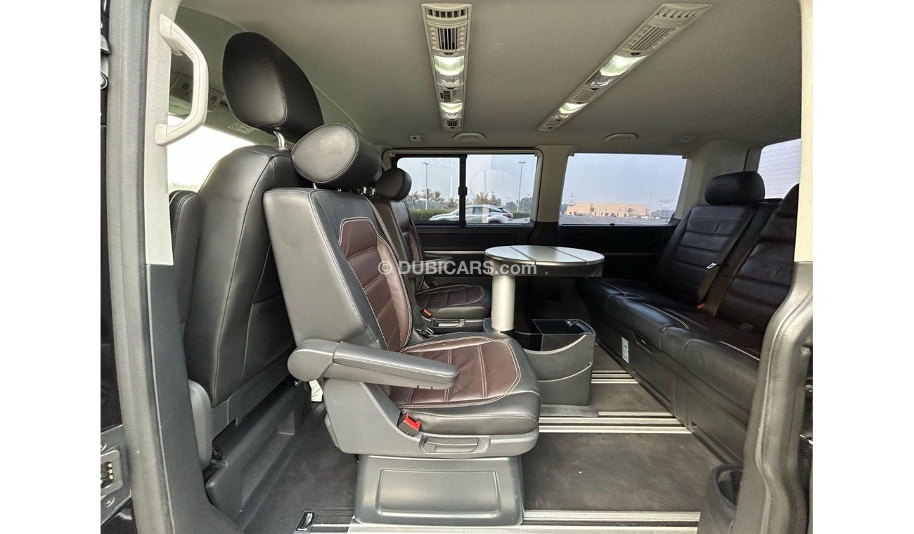 Volkswagen Multivan Hihgline Multivan 2018 GCC V4 // Orginal Paint // Accident Free // 2Keys // Perfect Condition