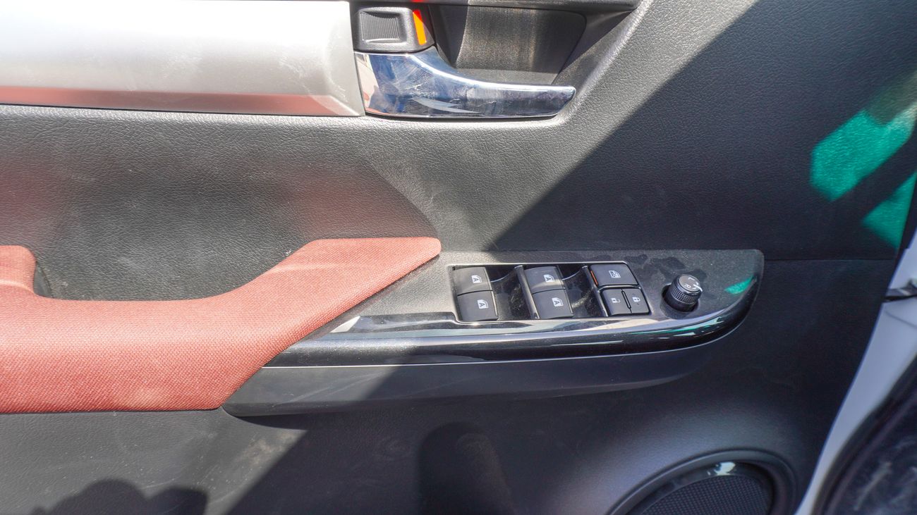 Toyota Hilux S-GLX  SR5 2.7L  Saudi specs