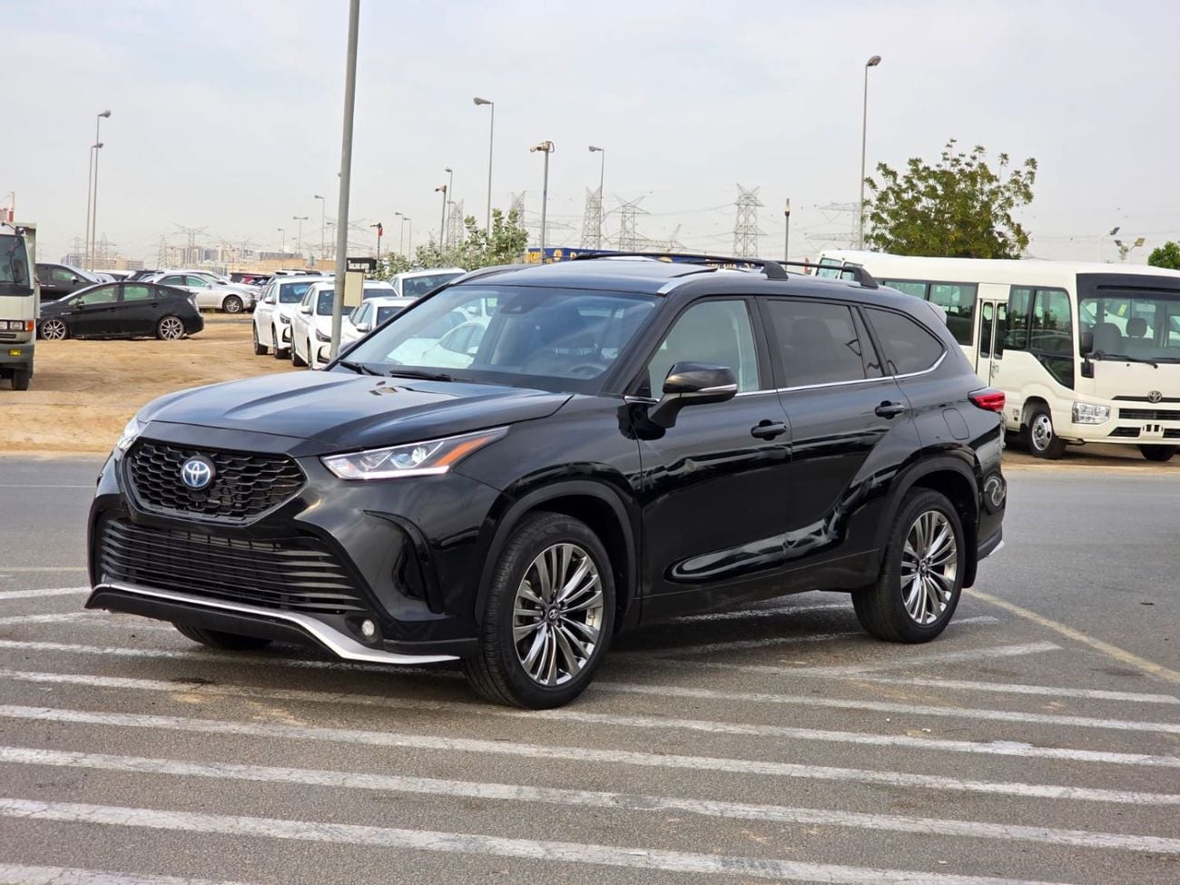 تويوتا هايلاندر 2.5L hybrid XLE (AWD)