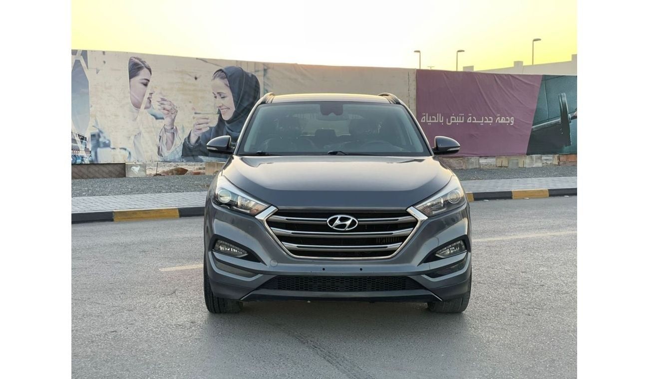 Hyundai Tucson Basic Panorama 1.6L In excellent condition and requires no expenses
