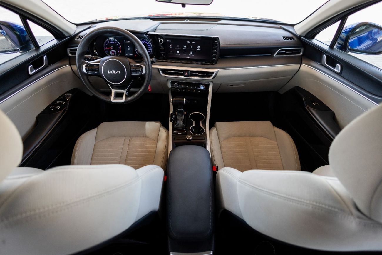 كيا K5 2.0L LX Kia K5 2023 GCC under Agency Warranty with Flexible Down-Payment.