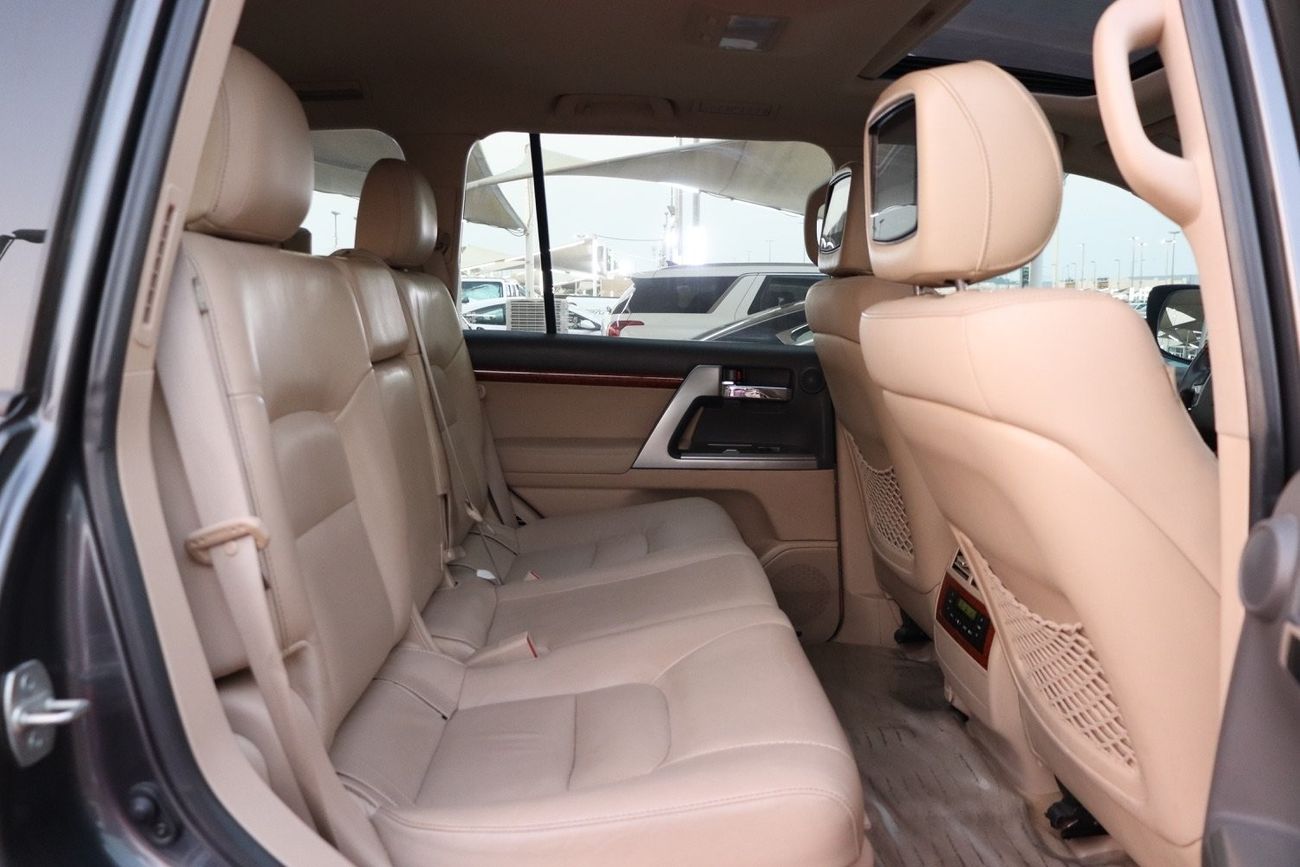 تويوتا لاند كروزر VXR