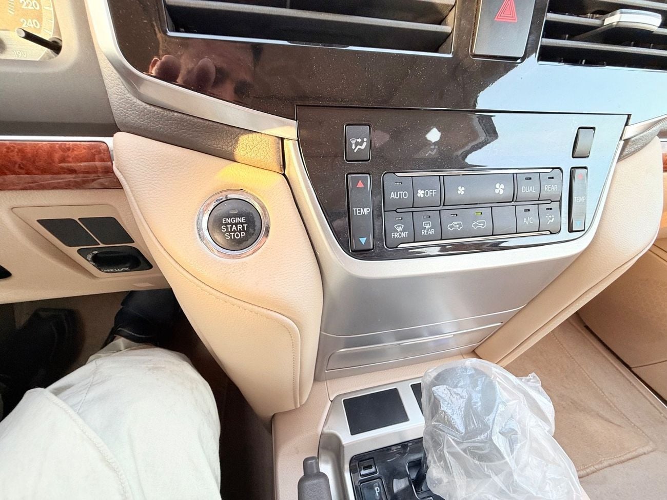 تويوتا لاند كروزر Toyota landcuriser GXR twin turbo V8 2014 upgrade 2025 full option Top the range