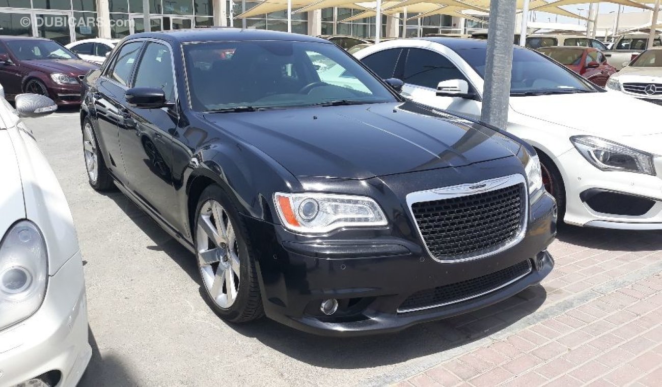 Chrysler 300C SRT8 Gulf Specs Full options Panoramic roof Navigation