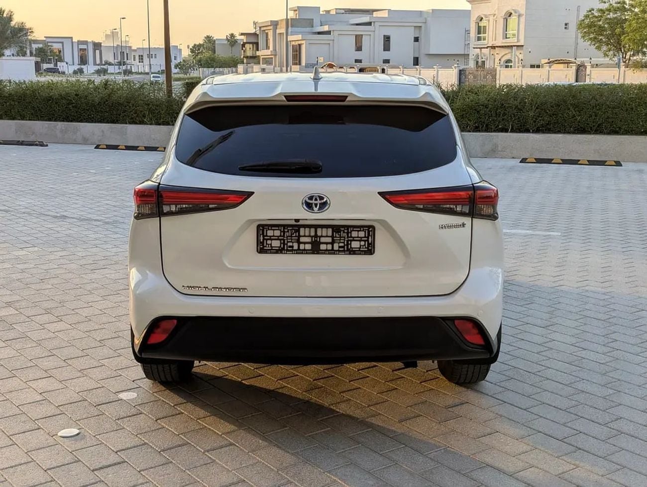 Toyota Highlander Hybrid Limited | GCC Specs | Full Option | Premium Family SUV