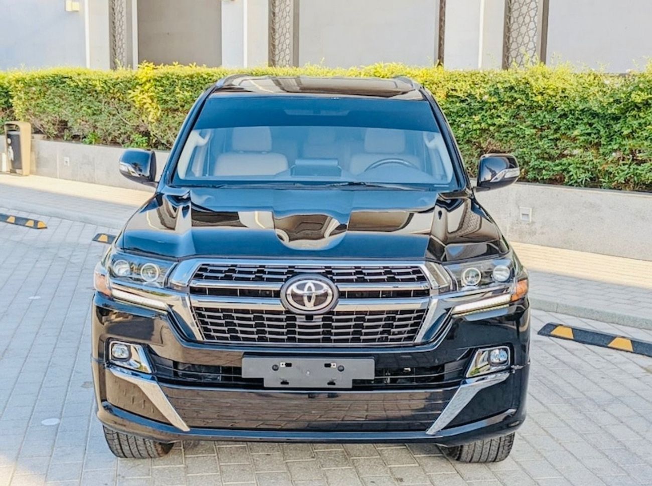 Toyota Land Cruiser Toyota Land Cruiser 2021 black color v6 4.0L full option