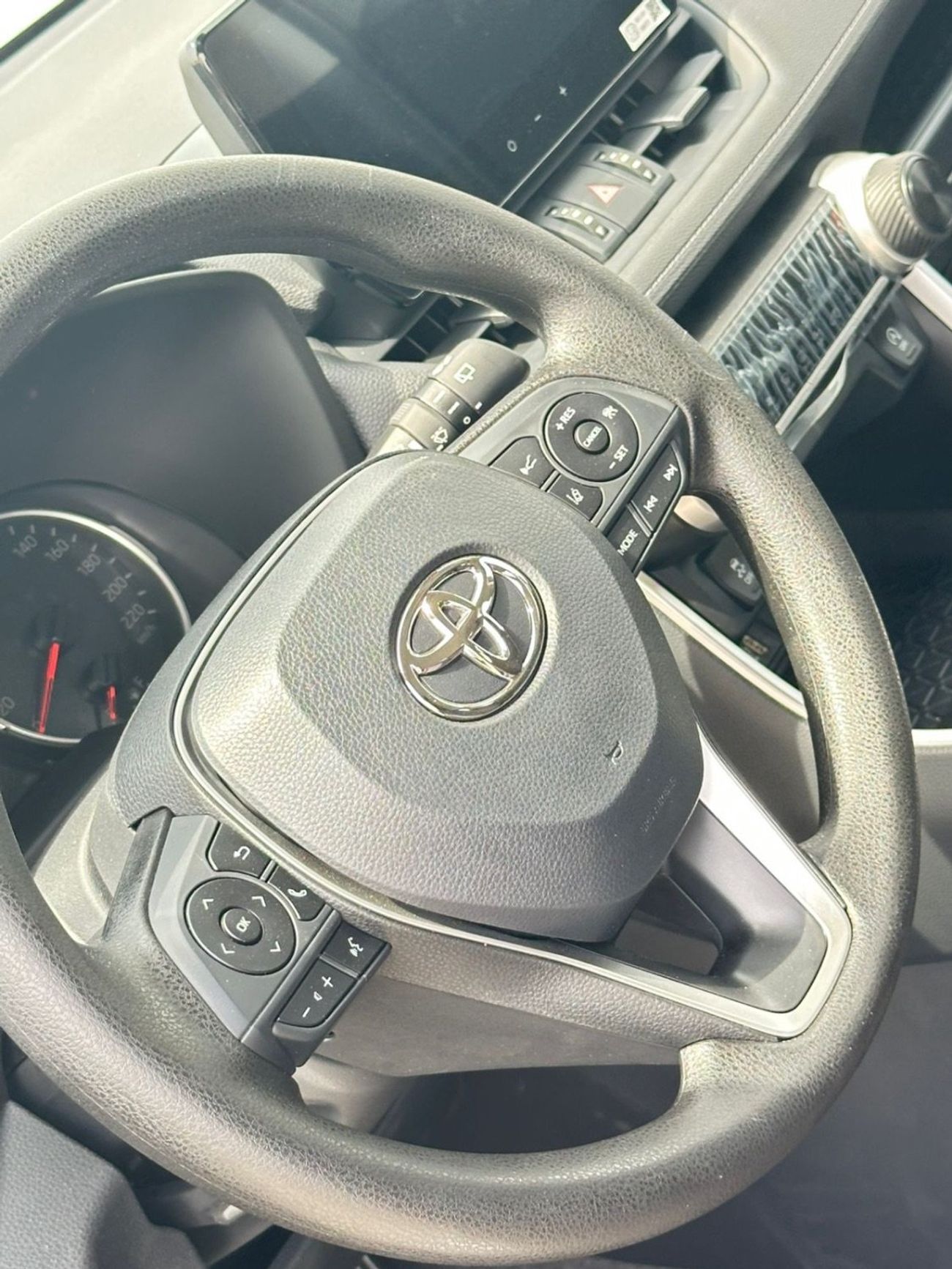 تويوتا راف ٤ TOYOTA RAV 4 2.0L 2WD PETROL MODEL 2025