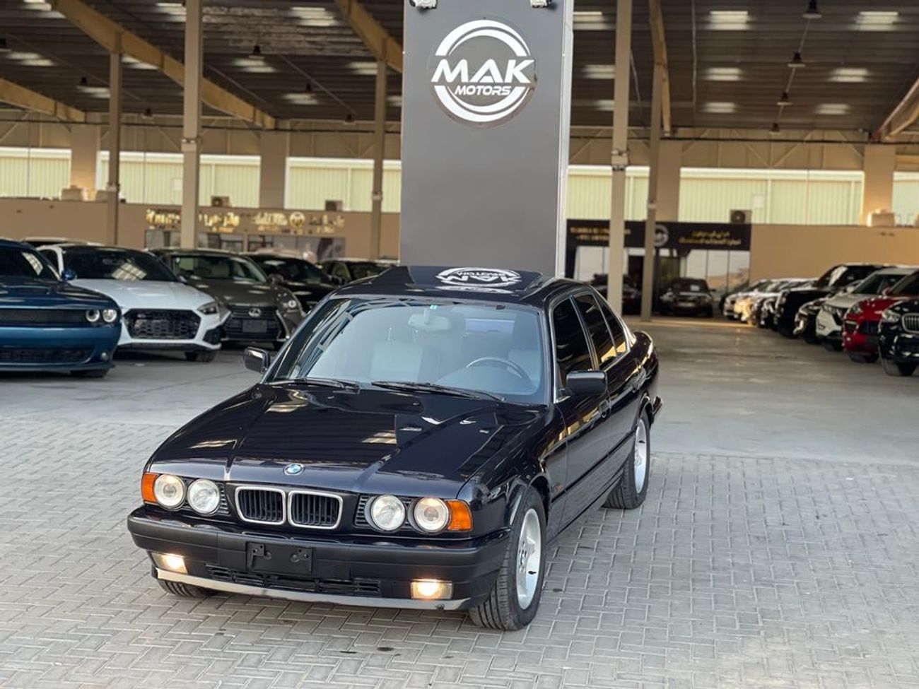 BMW 525 BMW 525i موديل 1995 ماشي 64000 كم  وارد اليايان  مواصفات خاصة اندفيجوال فول اوبشن كامل ( فتحة _ جلد