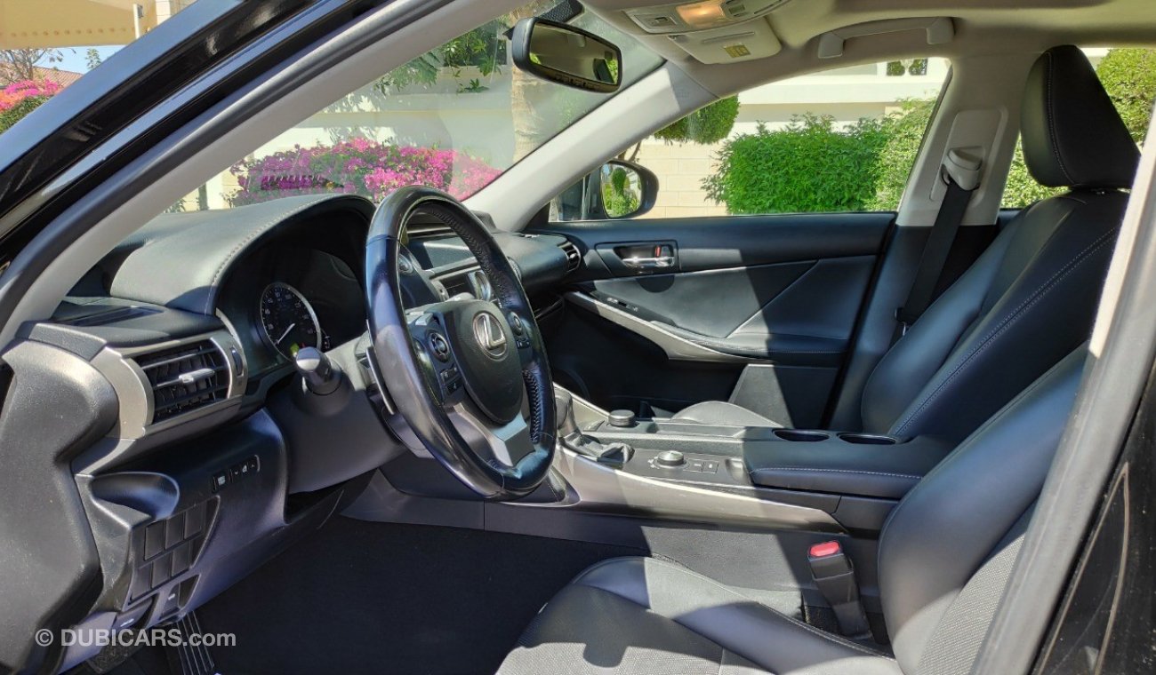 Lexus IS200t