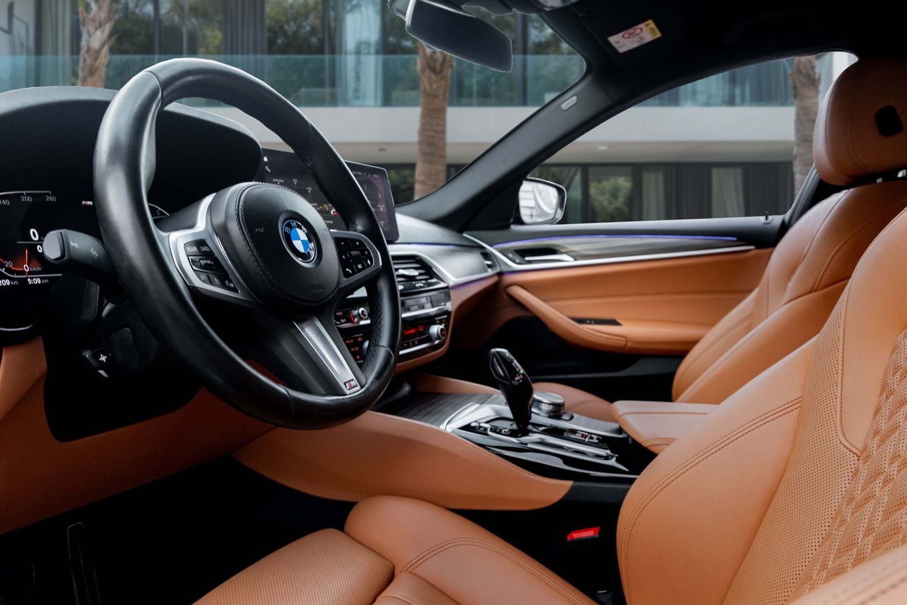 بي أم دبليو 520i 520i M Sport | 2,448 P.M | 0% Downpayment | Under Warranty!