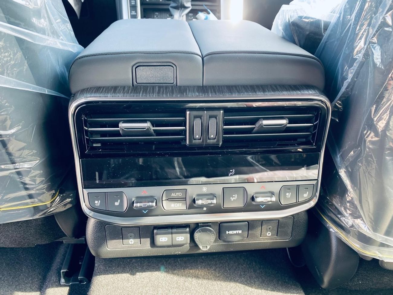 Toyota Land Cruiser TOYOTA LC300 VXR 3.5L TT PETROL 2026 MODEL GCC