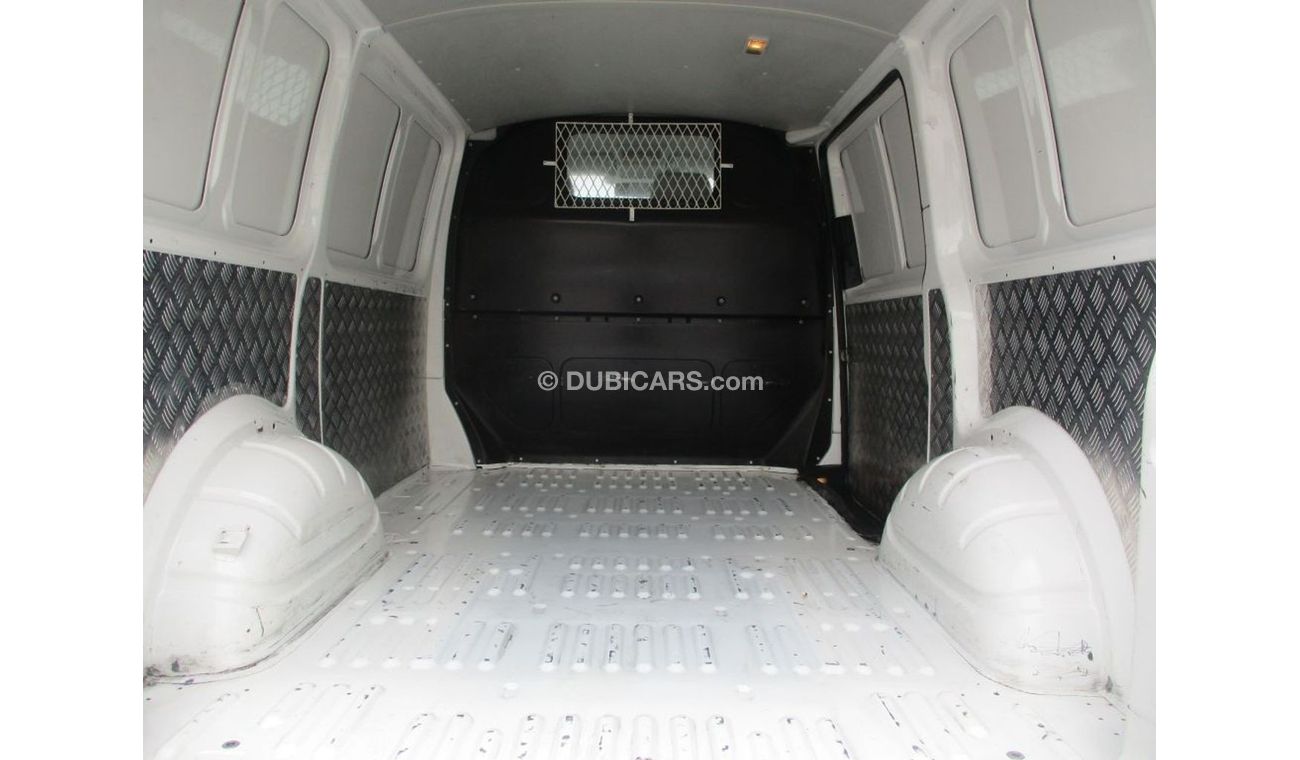 فولكس واجن T5 ترانسبورتر فولكس واجن ترانسبوتر فان بحاله ممتازه 2015 بدون حوادث