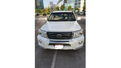 تويوتا لاند كروزر Toyota Land cruiser 2014 V8 4.6 Litres