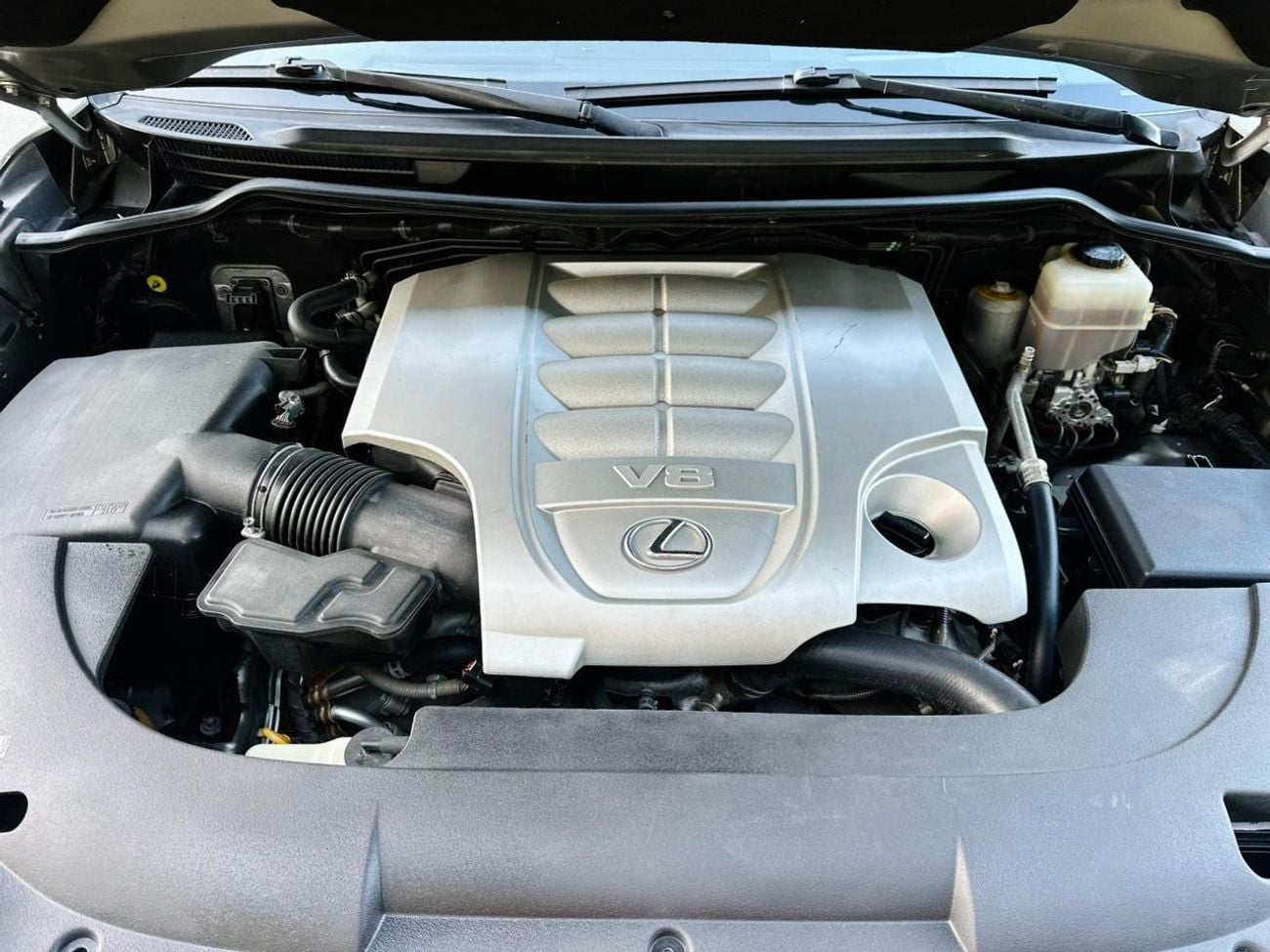 Lexus LX570 Lexus LX 570 Platinum premium petrol V8 full loaded