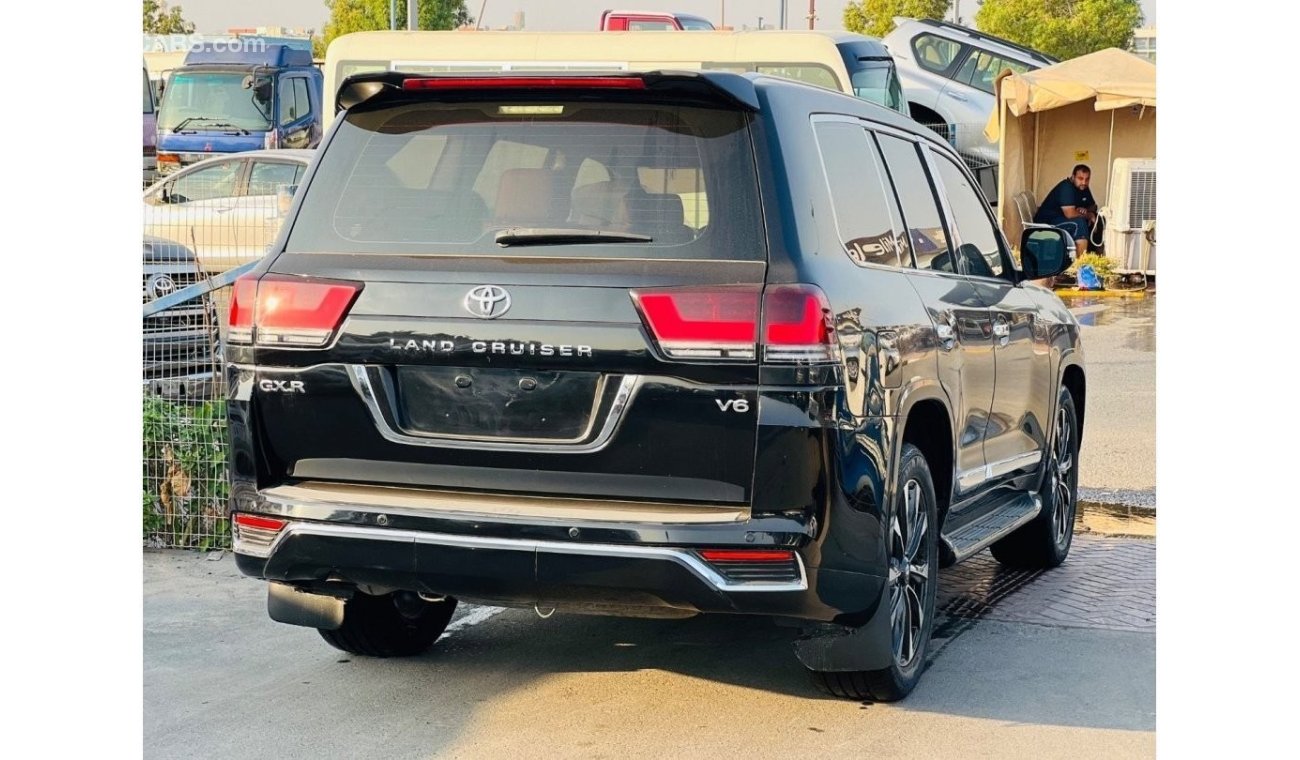 تويوتا لاند كروزر Toyota Landcruiser LHD Petrol engine model 2011 facelift 2022 car very clean and good condition