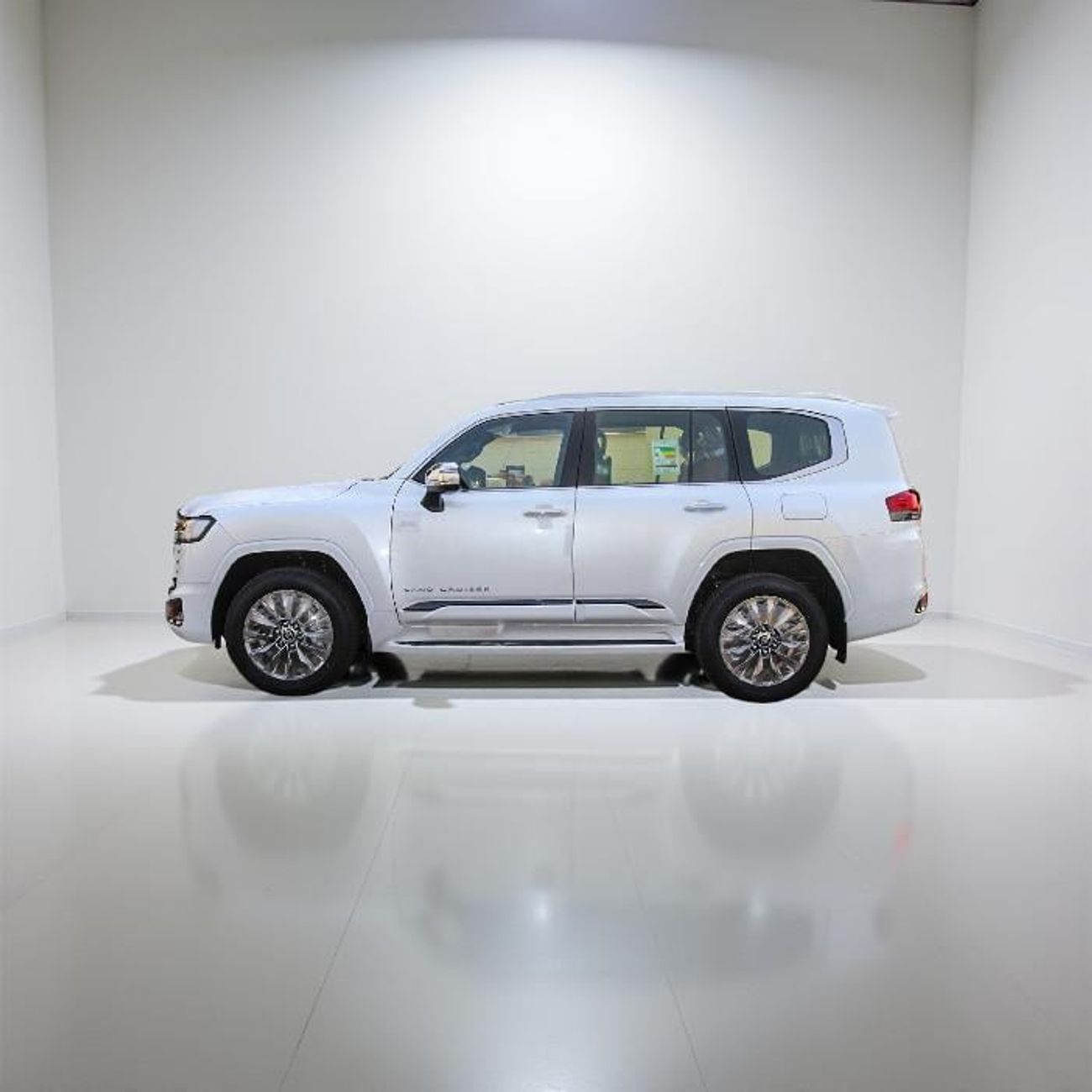 Toyota Land Cruiser Toyota Land Cruiser VXR / GCC / Hybrid / 0 km / white