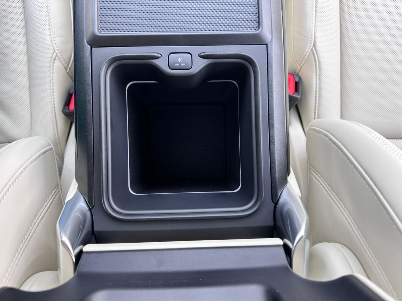 Land Rover Range Rover Sport LAND ROVER RANGE ROVER HSE 3.0L 4WD SUV 2025