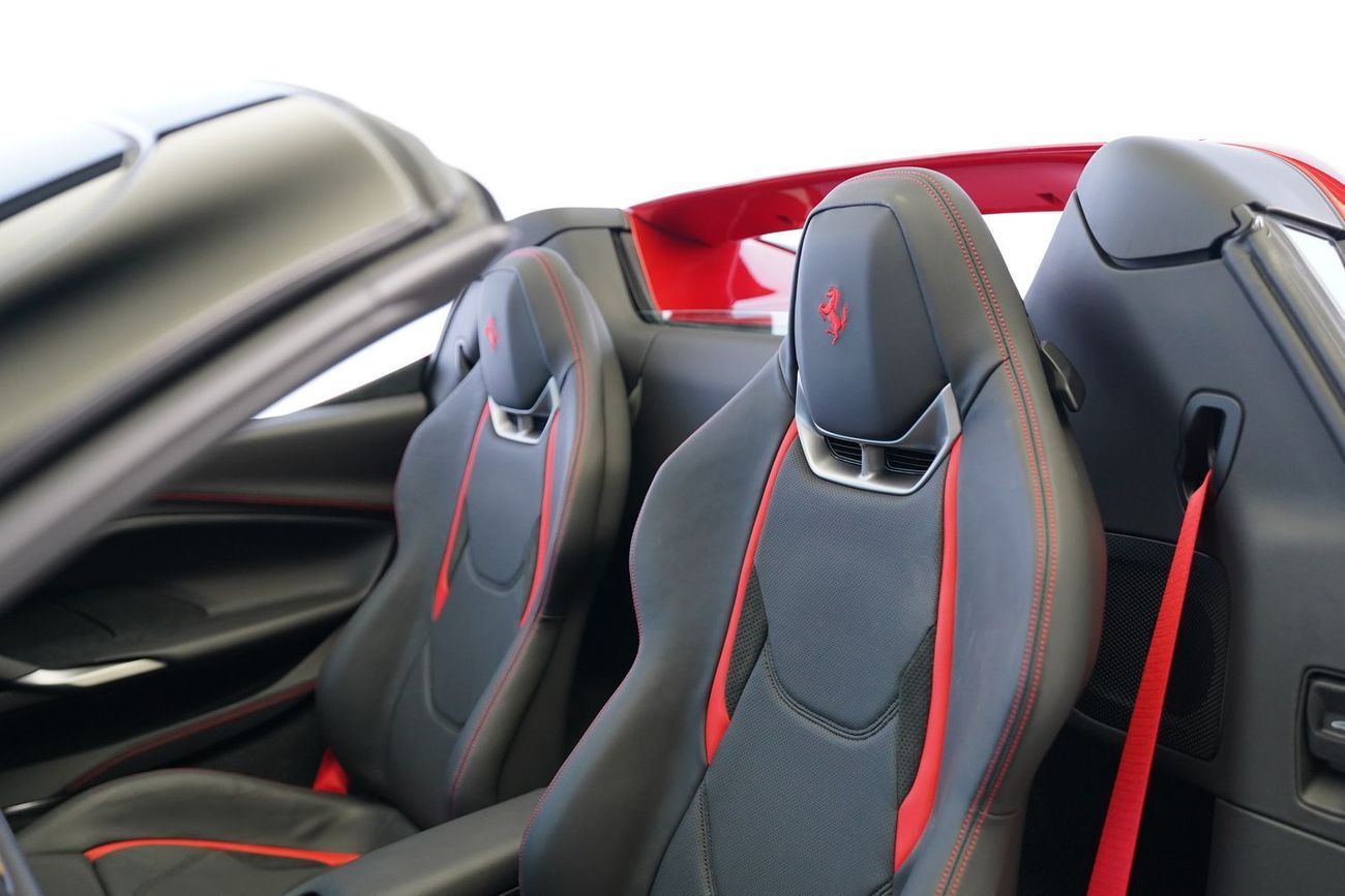 فيراري 296 GTS