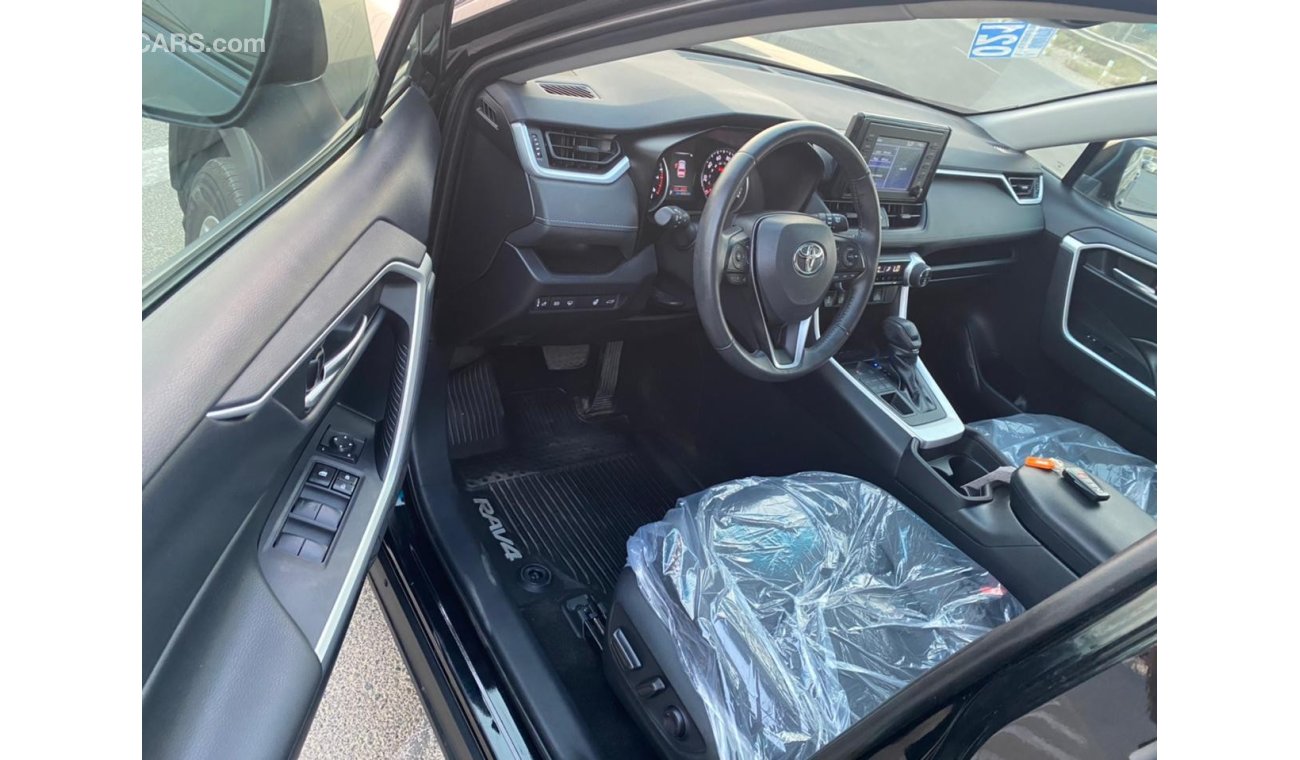 Toyota RAV4 2019 TOYOTA RAV 4 XLE AWD / FULL OPTION