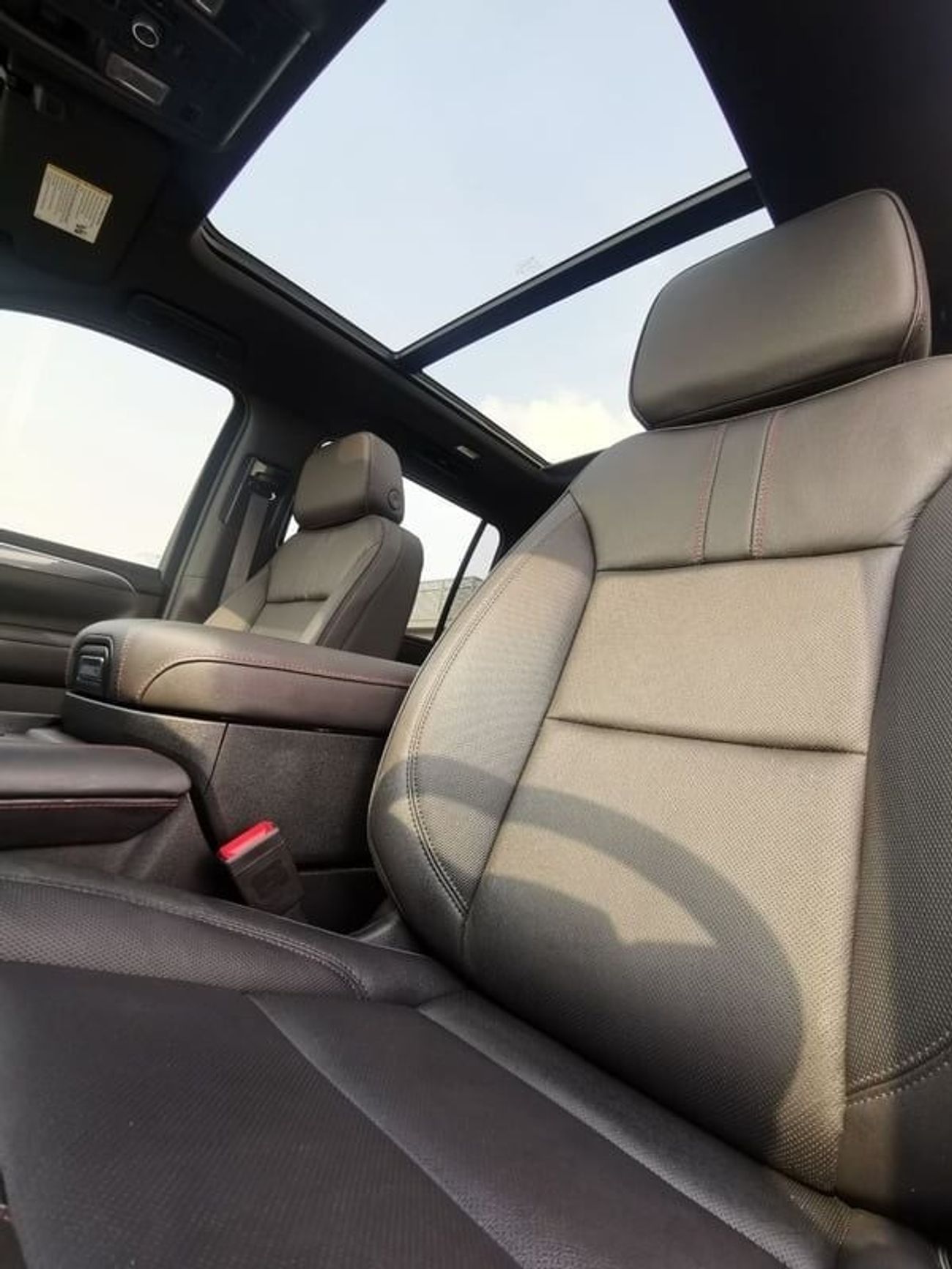 Chevrolet Suburban Chevrolet RST Suburban - 2022 - Black