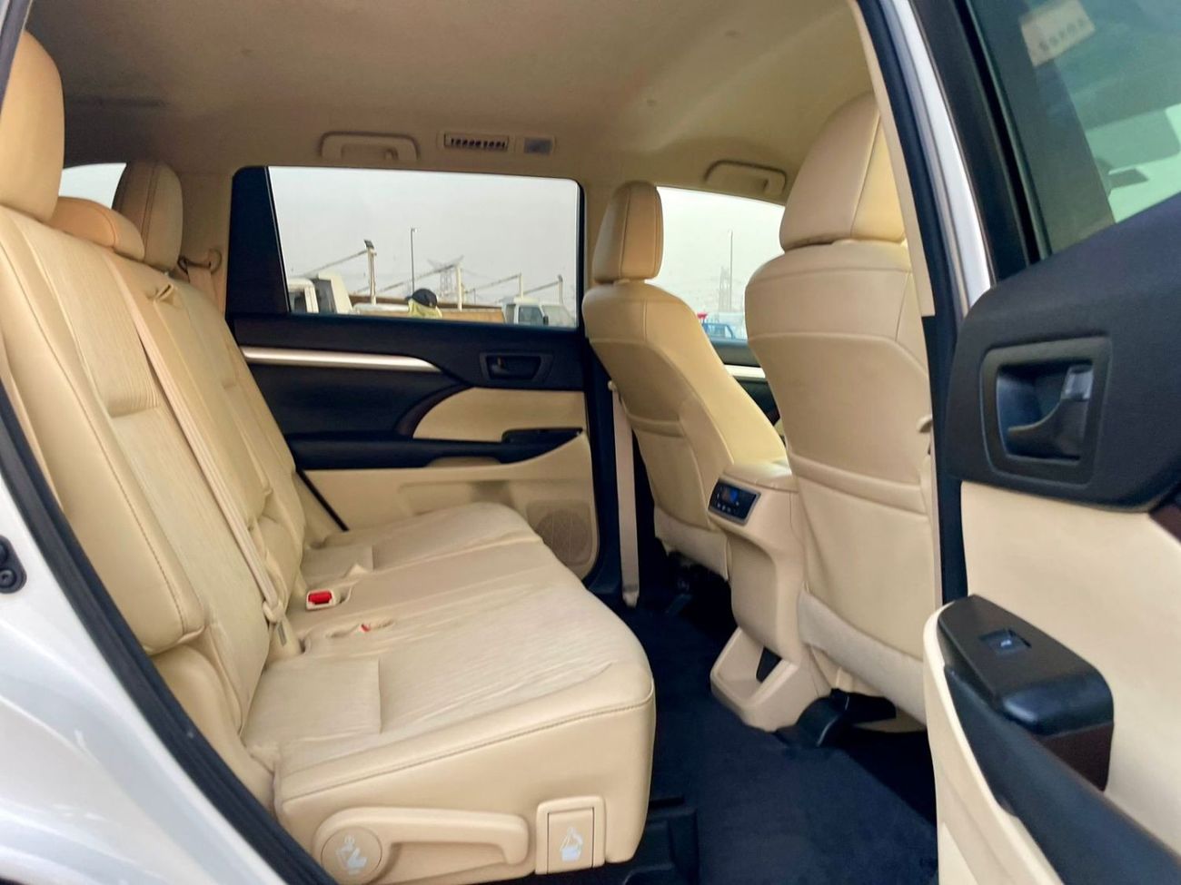 Toyota Highlander 2015 Toyota Highlander LE+ Plus 3.5L V6 - AWD 4x4 - Trunk Auto 7 Seater Electric Seat - 141,000 Mile