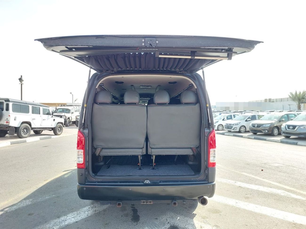 Toyota Hiace TOYOTA HIACE COMMUTER VAN RHD 2013 MODEL 2.7 L PETROL AUTOMATIC(PM17032)