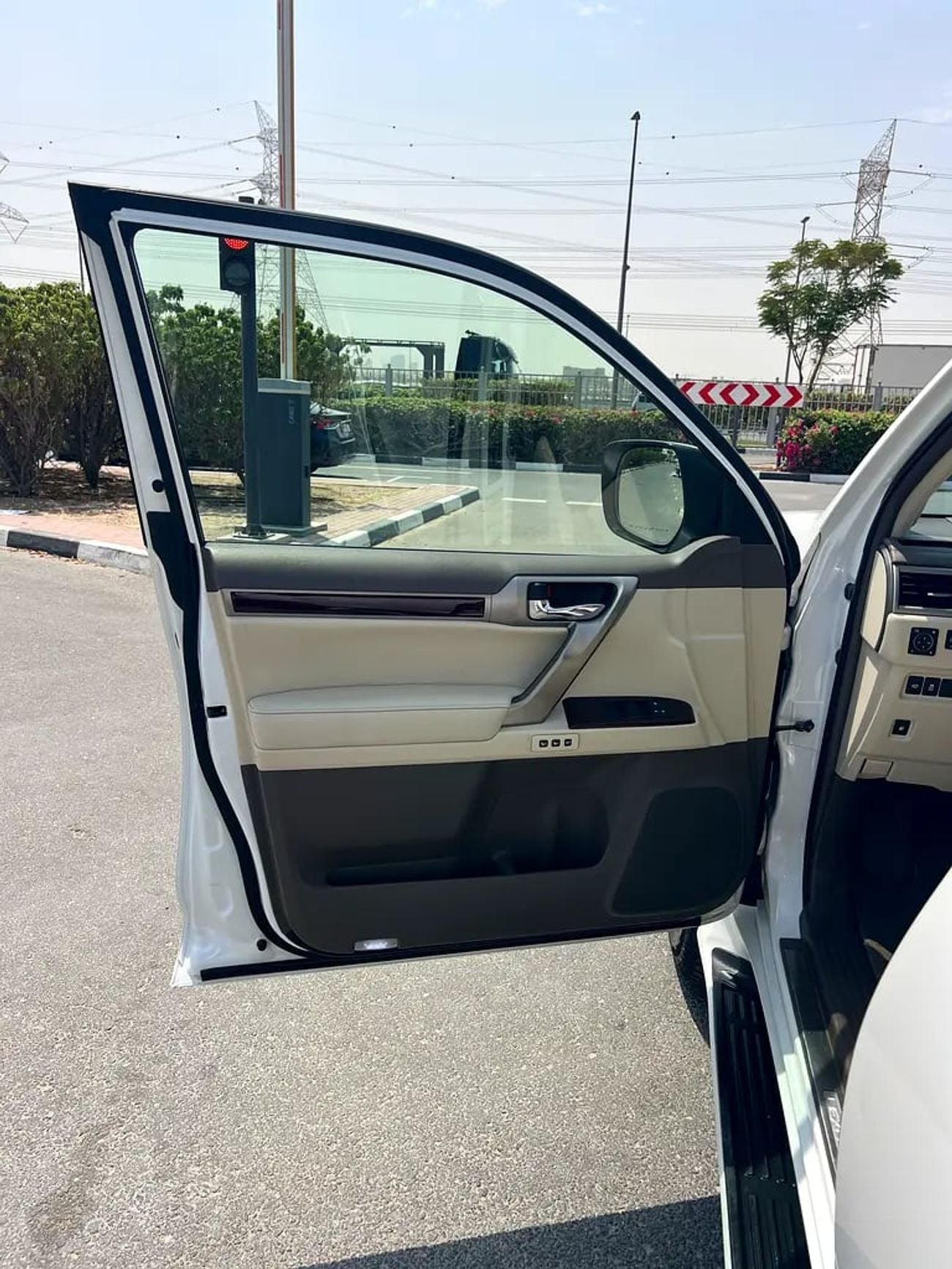 Lexus GX460 GX 460 Platinum | GCC Specs full service history from al Futtaim | Excellent Condition