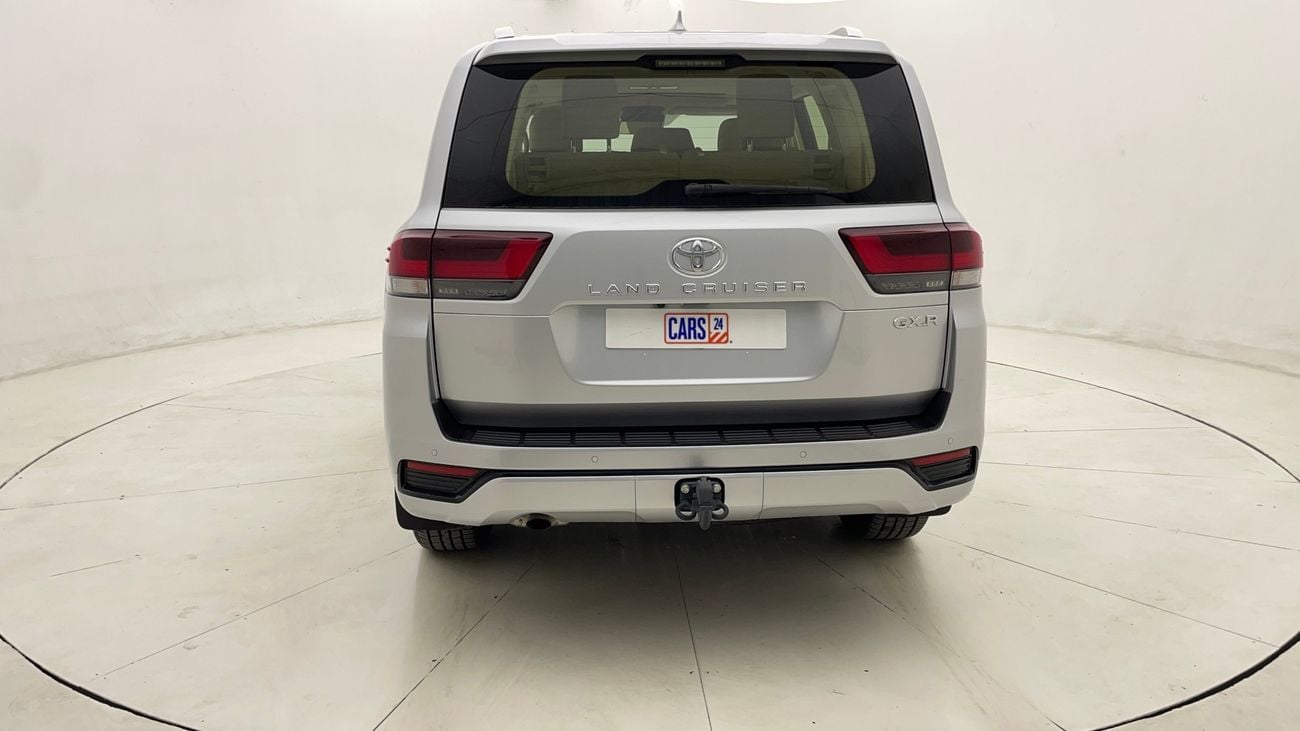 تويوتا لاند كروزر GXR 4 | بدون دفعة مقدمة | اختبار القيادة في المنزل