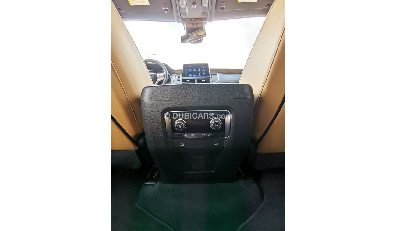 Chevrolet Suburban Chevrolet LT Suburban - 2023- Black