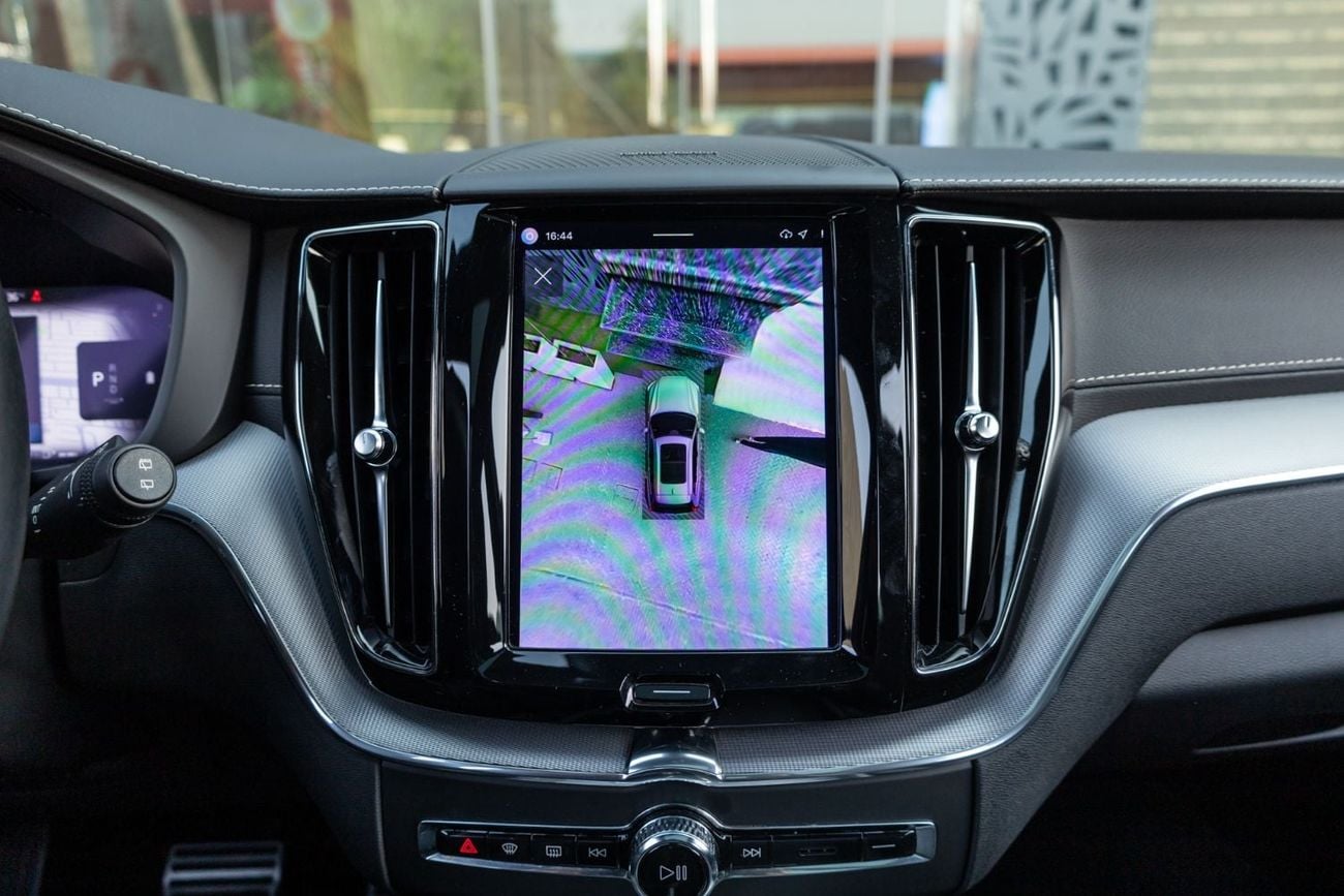 Volvo XC60 R DESIGN Volvo XC60 B5 R-Design 2022 GCC | Agency Warranty | Service Contract