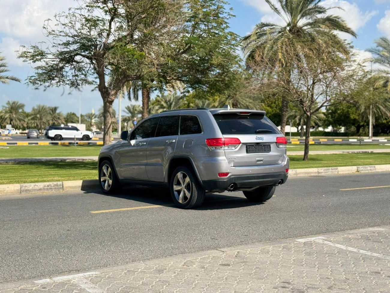 جيب جراند شيروكي Limited 3.6L