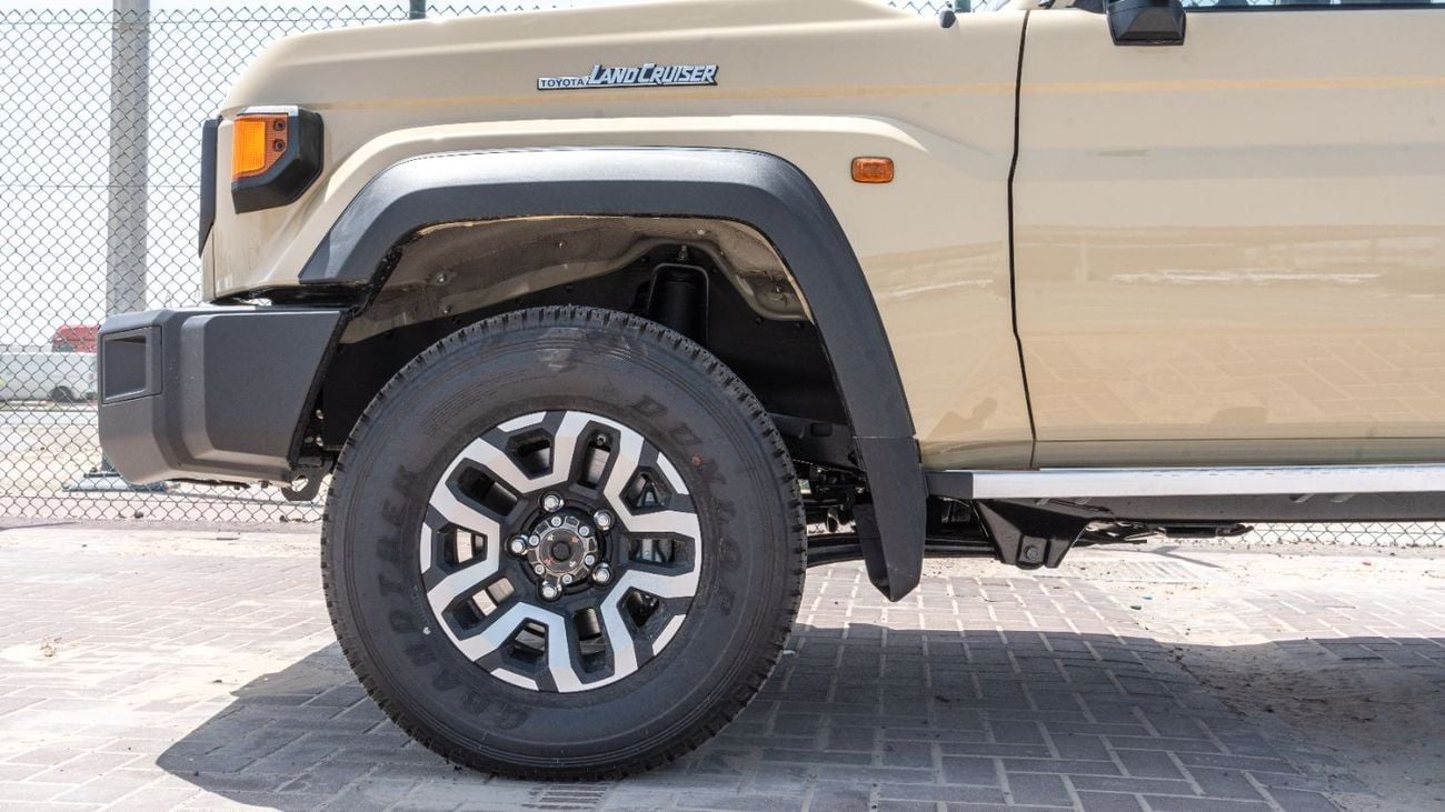 تويوتا لاند كروزر 70 2026 Toyota Land Cruiser LC76 2.8L AT Diesel Full Option (Beige)