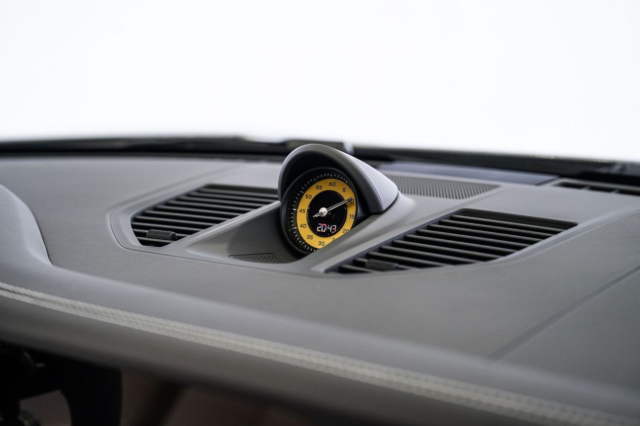 بورش 911 Carrera 3.0L (380 HP) Convertible