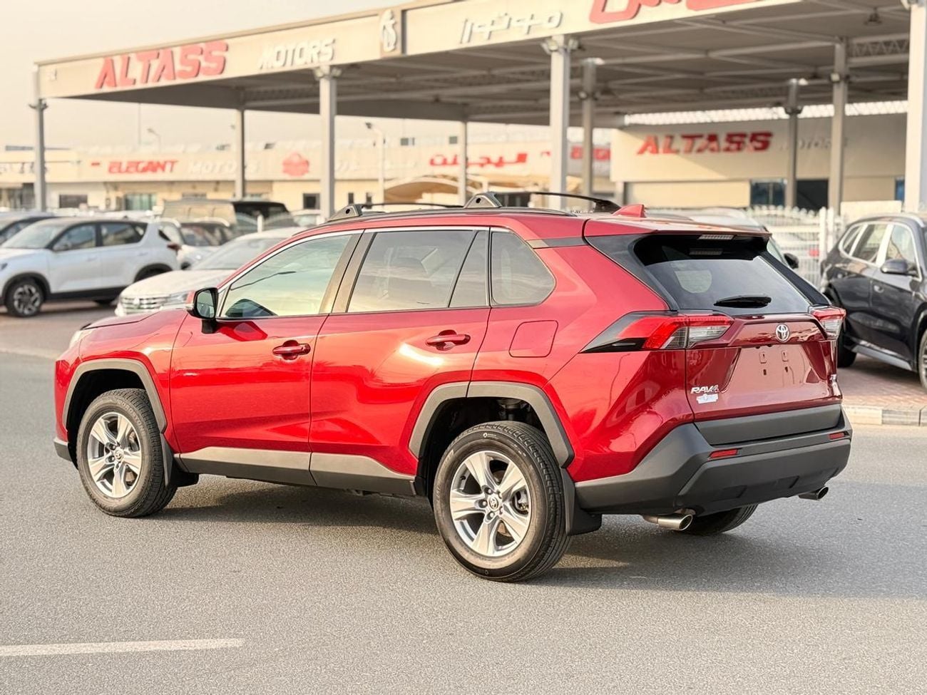 Toyota RAV4 XLE 2.5L AWD Full option 2023