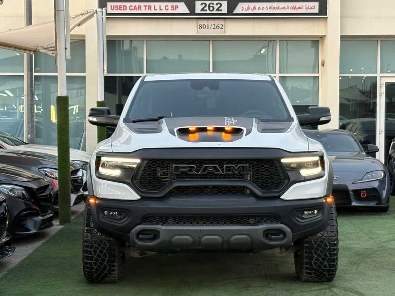 RAM 1500 TRX DODGE RAM TRX 6.2 L supercharged GCC 2022 Service History ( Under Warranty Oriainal Paint 707hp Full