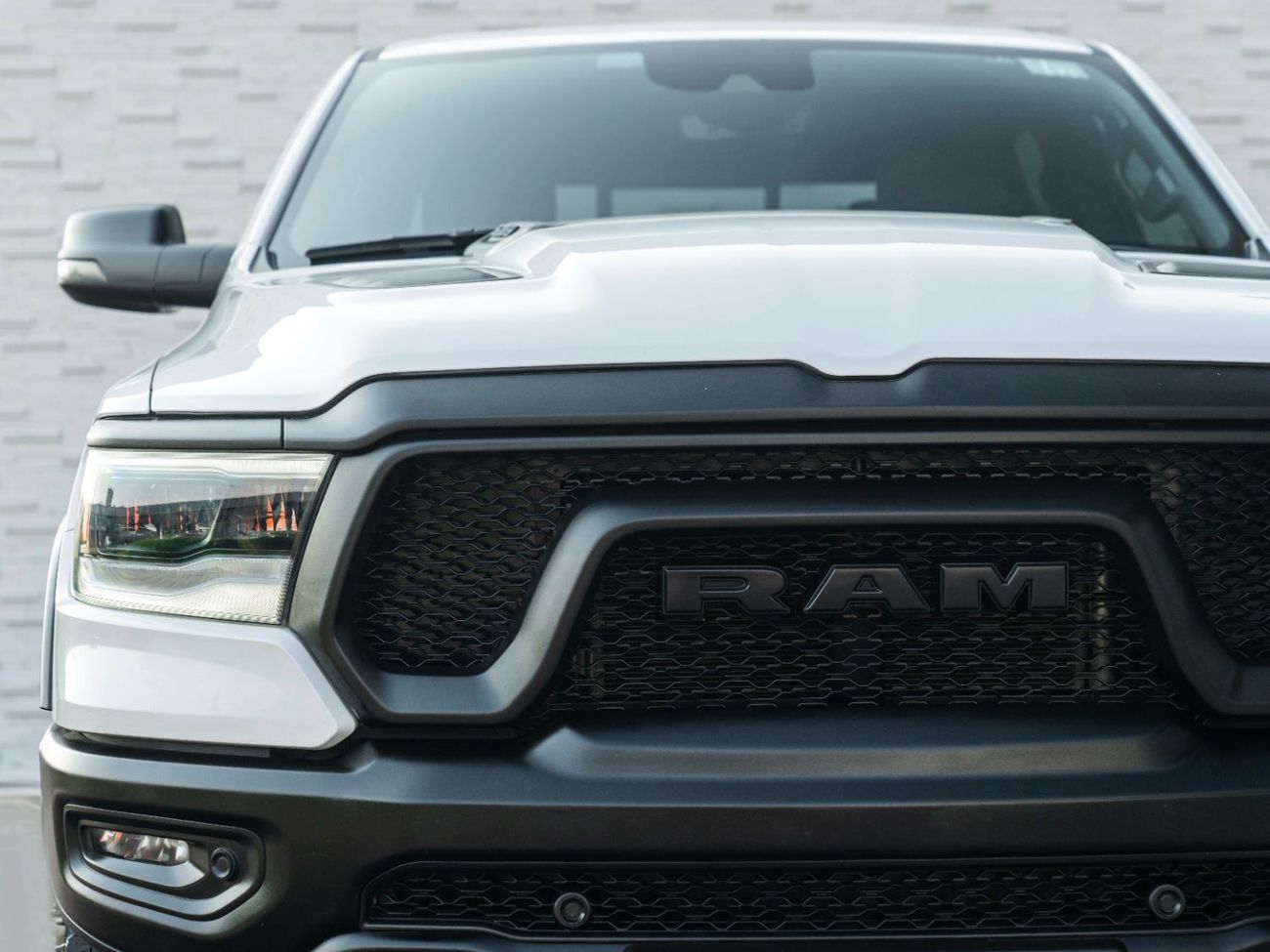 رام 1500 AED 3,302 PM • RAM 1500 REBEL LUXURY • ONLY 28,000 KMS • 5.7L HEMI® V8 • OFFICIAL DODGE WARRANTY
